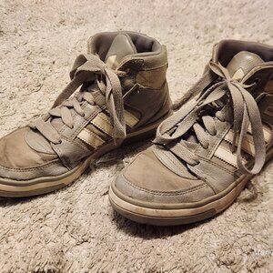 Adidas EVH 791004 High Tops Shoe (Size Youth 4)